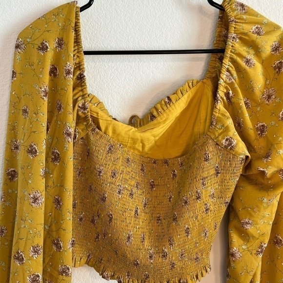 NWT Altar'd State Women's Yellow Floral Crop Top Lg. - Picture 5 of 12